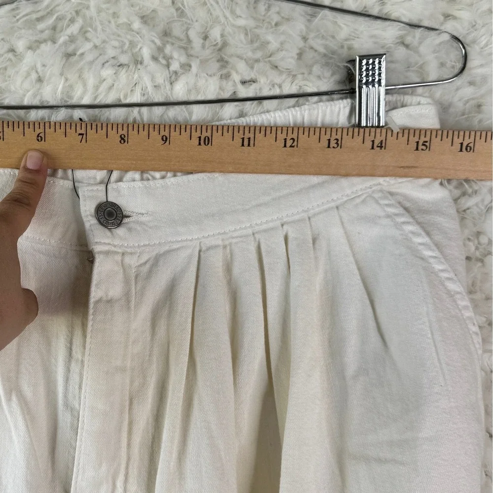 Levis Pleated Tapered Ballon Pants 28 White High Rise Minimalist Coastal Boho‎